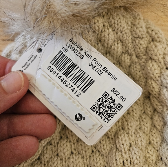 lululemon athletica Cream Knit Pom-Pom Hat - Picture 6 of 8